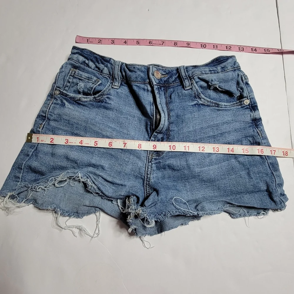 L&M Signature Distressed Denim Shorts — Size 5 Juniors— Raw Hem